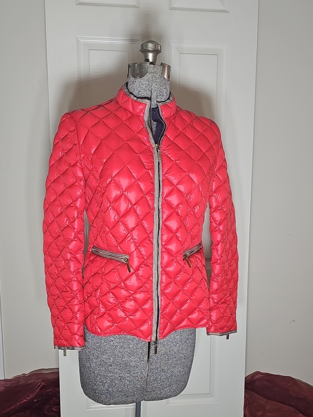 Brigitte von Schönfels Red Diamond Quilted Down Puffer Equestrian Jacket Size M